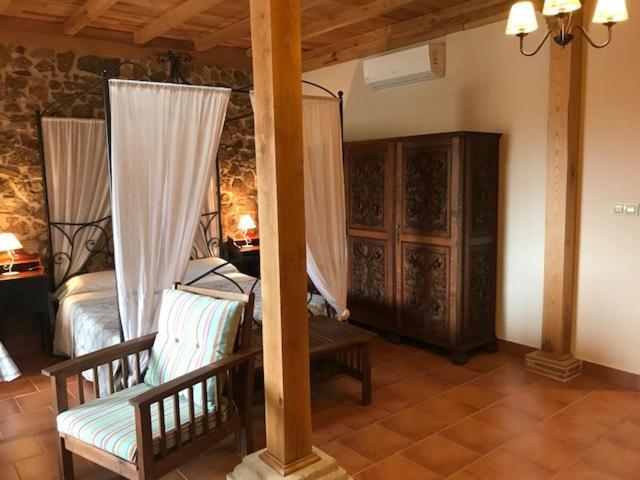 Apartamentos El Jardín del Poeta Guijo de Granadilla Habitación foto