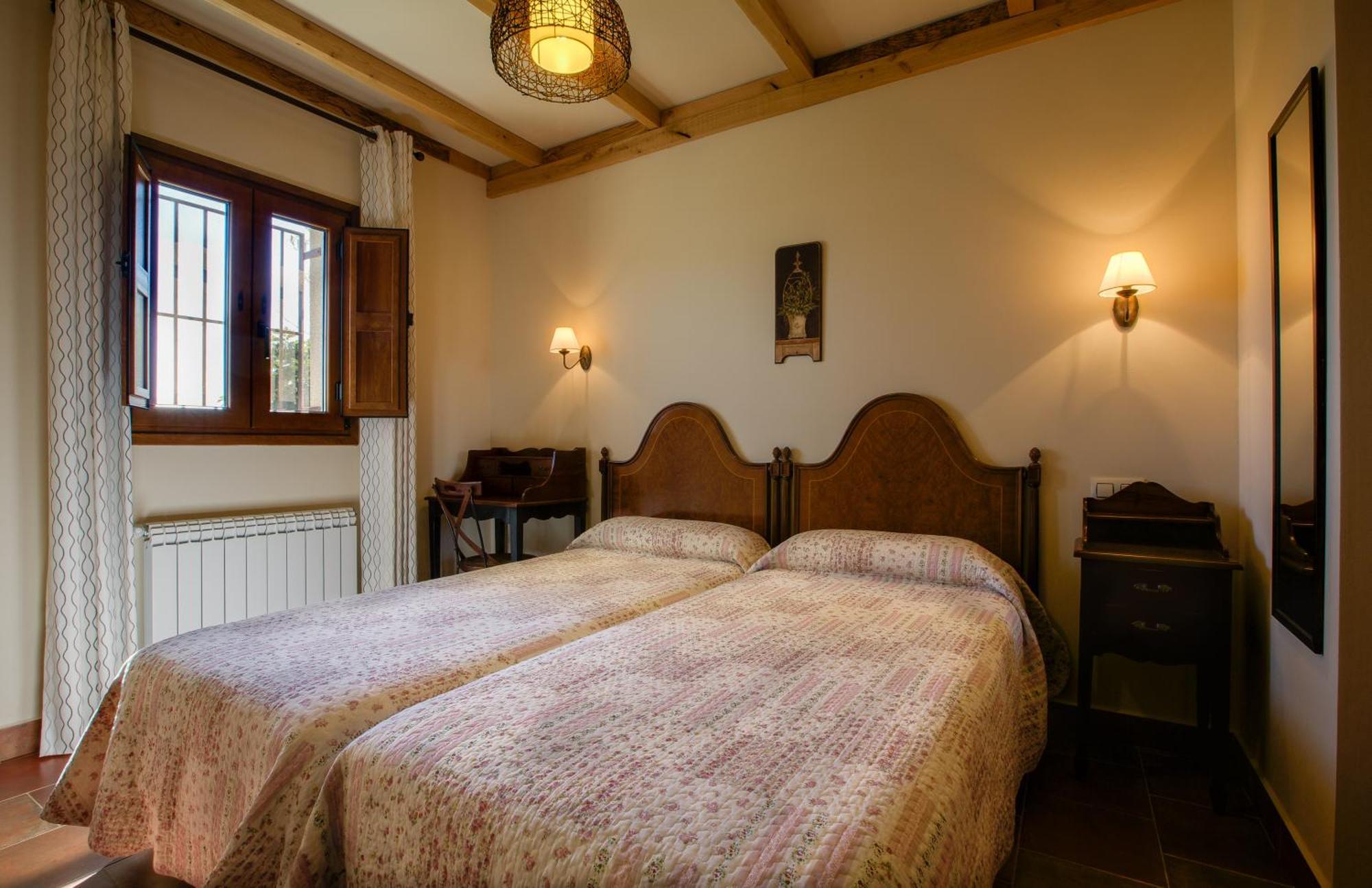 Apartamentos El Jardín del Poeta Guijo de Granadilla Habitación foto