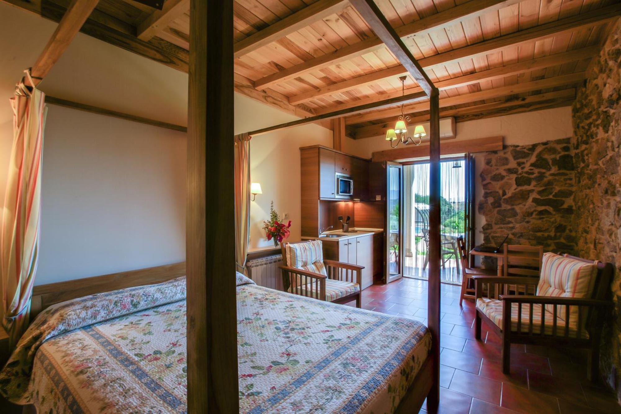 Apartamentos El Jardín del Poeta Guijo de Granadilla Habitación foto