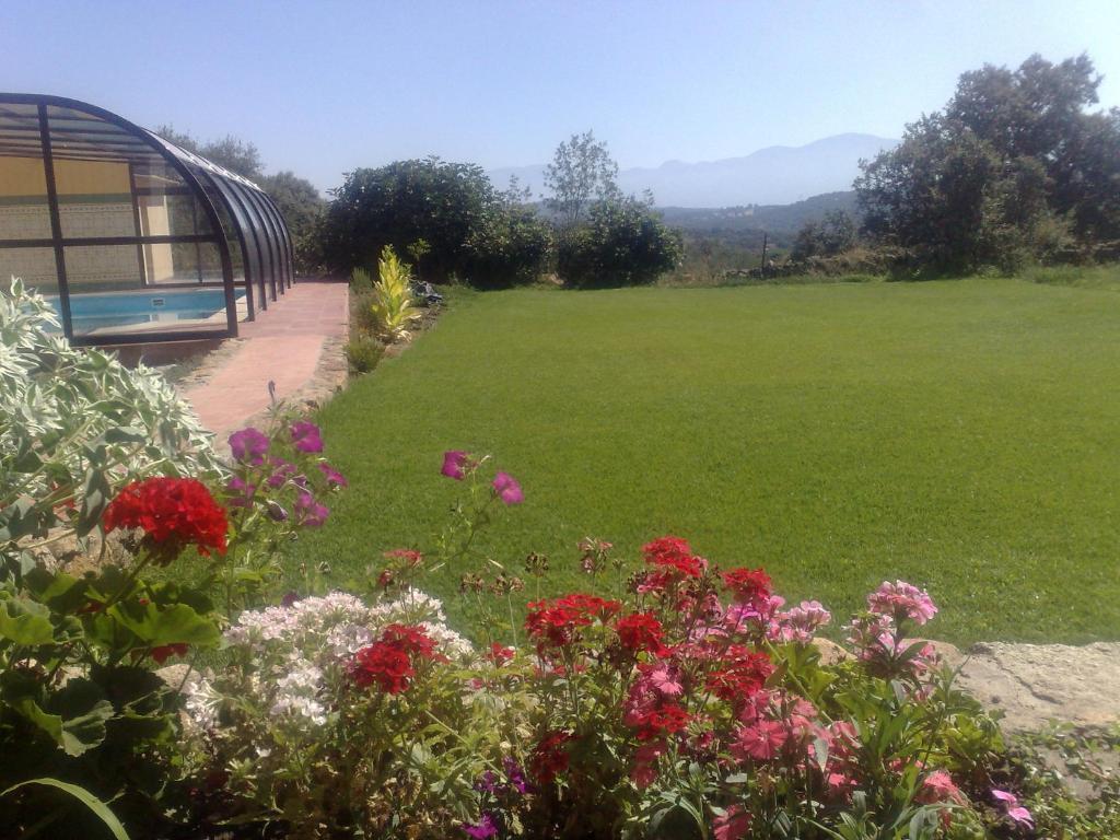 Apartamentos El Jardín del Poeta Guijo de Granadilla Habitación foto