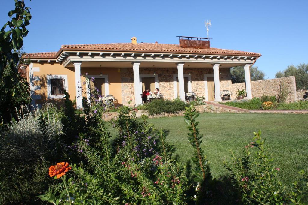 Apartamentos El Jardín del Poeta Guijo de Granadilla Exterior foto